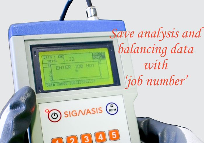 Save field balancing and vibration analysis data in portable balancer